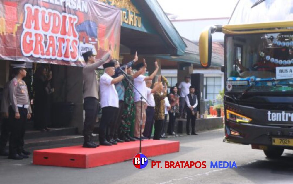 Kapolres Malang Lepas Keberangkatan Peserta Mudik Gratis Lebaran 2024