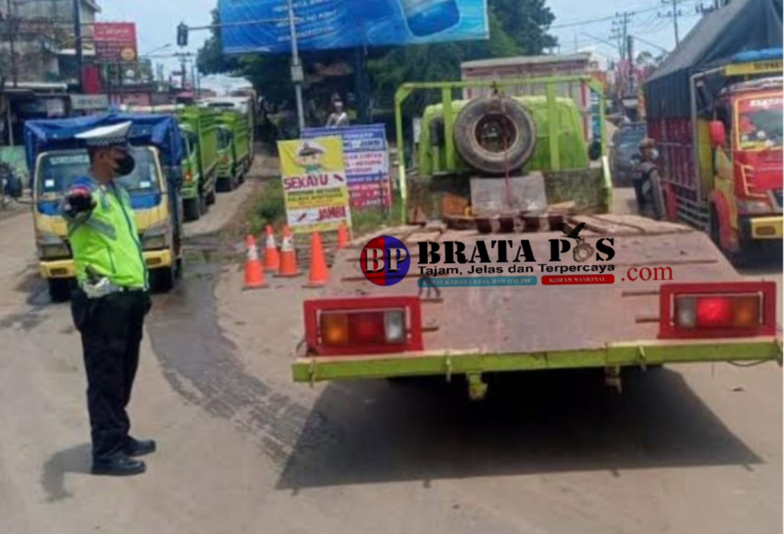 Ditlantas Polda Sumsel Tunda Perjalanan 80 Kendaraan Angkutan Barang Sumbu Tiga Keatas