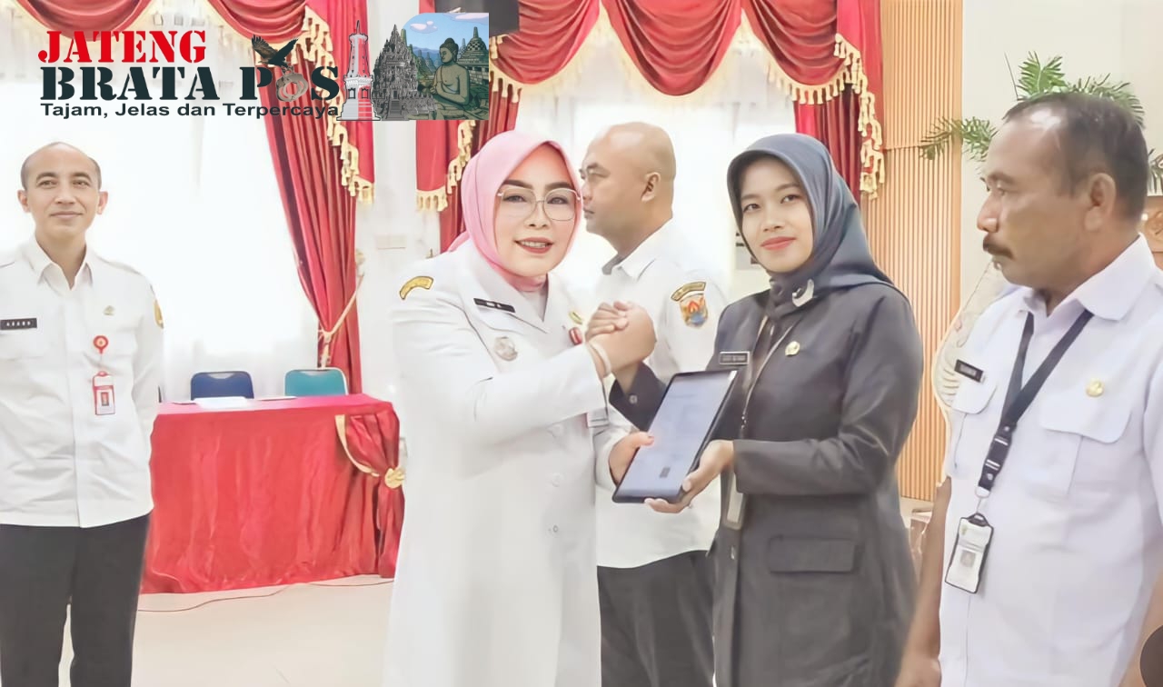 Penyerahan SK Kenaikan Pangkat PNS Oleh Bupati Grobogan