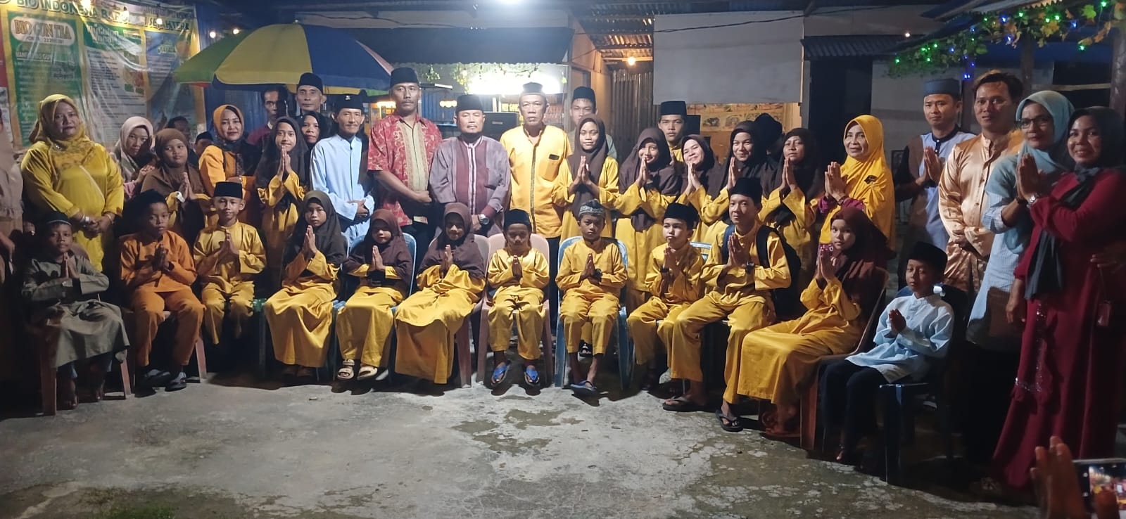 Ketua KKMS Sri Embung Mega Sari dan Angota nya Berikan Jamuan, Santunan Kepada Anak-anak Yatim Piatu