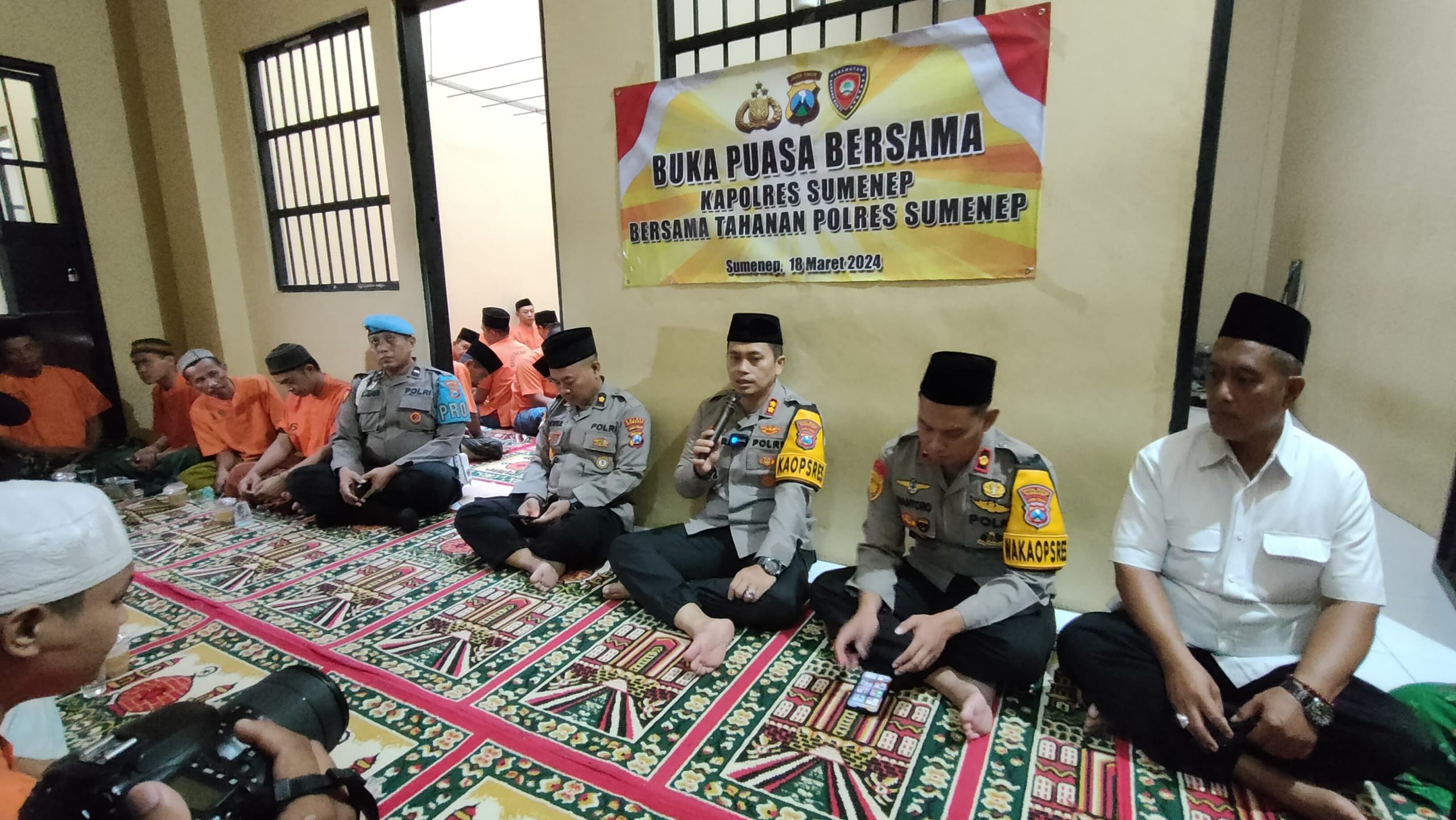 Kapolres Sumenep Gelar Buka Puasa Bersama Tahanan