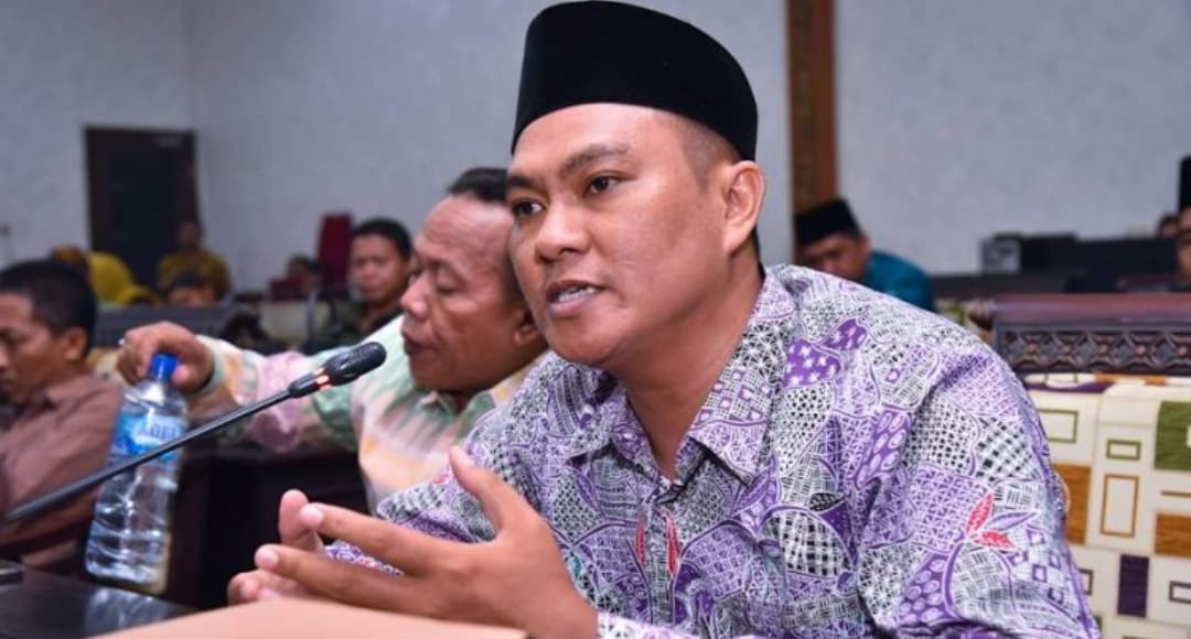 Jalan Poros Rusak Parah, Aktivitas Perekonomian Warga di Tiga Kecamatan Terganggu, Anggota DPRD Sumenep Menyayangkan