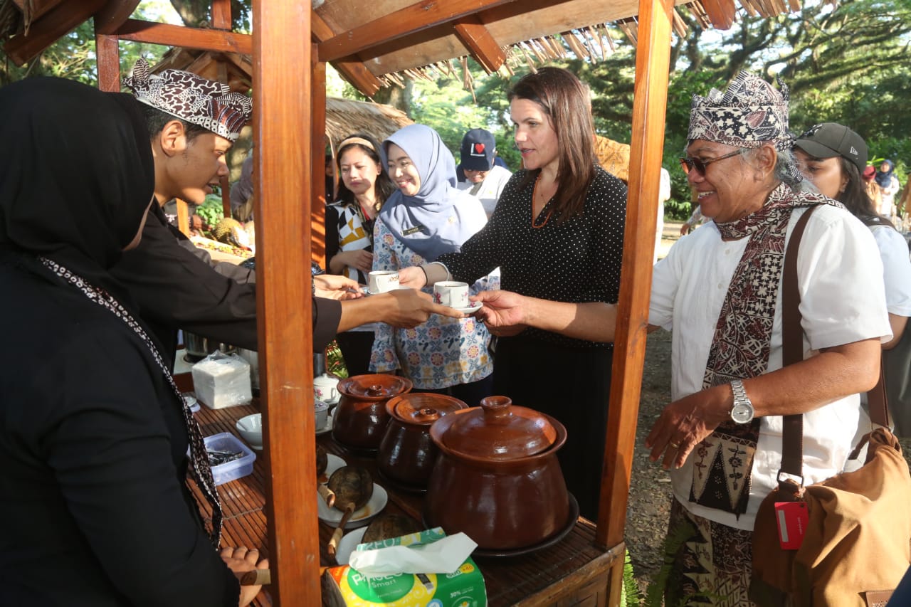 17 Delegasi Internasional Terkesan Keelokan Alam & Kuliner Saat Kunjungi Banyuwangi