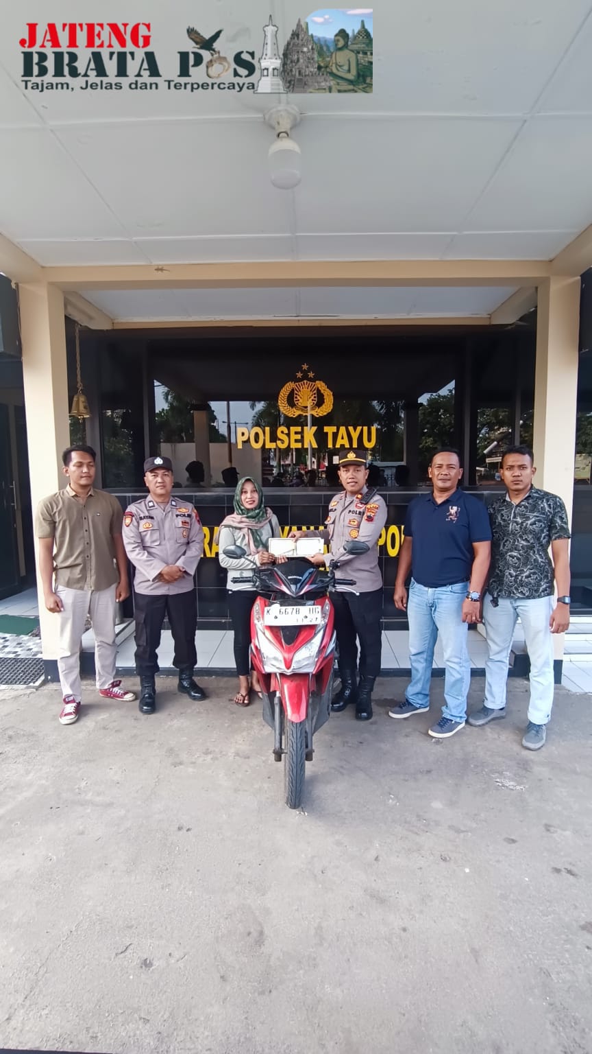 Polisi Kembalikan Motor yang di Curi di Tayu Pati, Pemilik Langsung Semringah.
