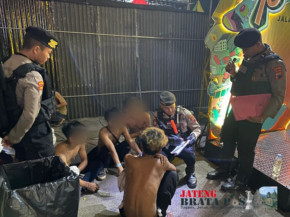 Kedapatan Menenggak Miras saat Konser Musik, 6 Pemuda Diamankan Satsamapta Polres Kebumen
