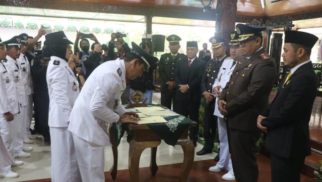 Penandatanganan MoU Pemerintah Desa se-Kabupaten Blora dengan Kejaksaan Negeri Blora