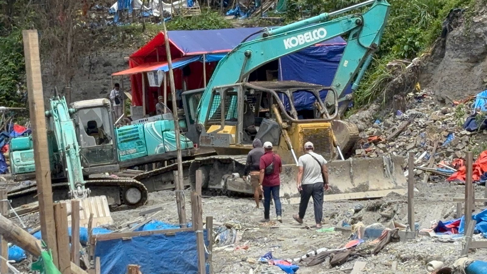 Ada Apa Camat Kailey Ngotot Untuk Pihak Keamaman PAM GB Agar Biarkan Eskavator Bekerja