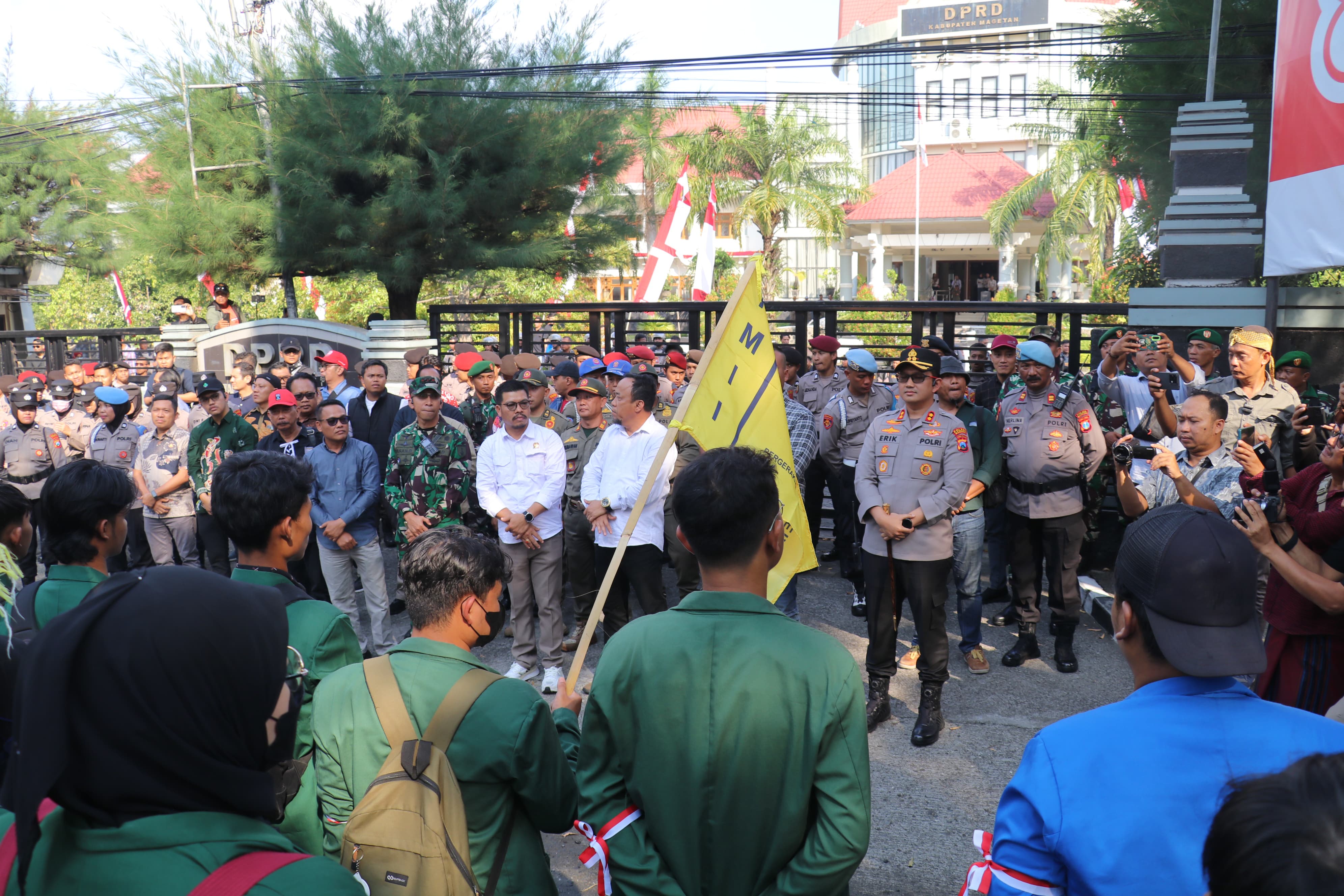 Aksi Damai “Magetan Bersuara” Berjalan Kondusif, Mahasiswa Sampaikan Aspirasi Daerah hingga Nasional