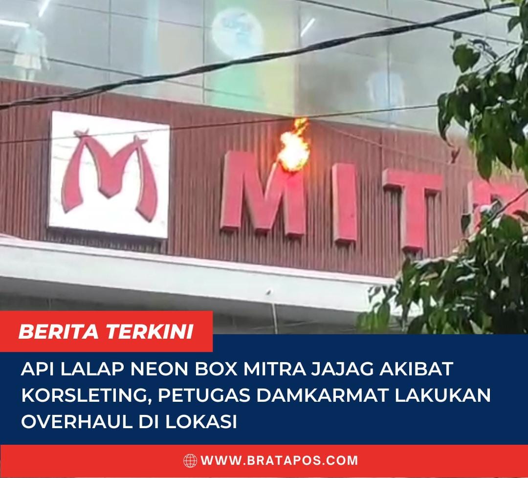 Api Lalap Neon Box Mitra Jajag Akibat Korsleting, Petugas Damkarmat Lakukan Overhaul di Lokasi