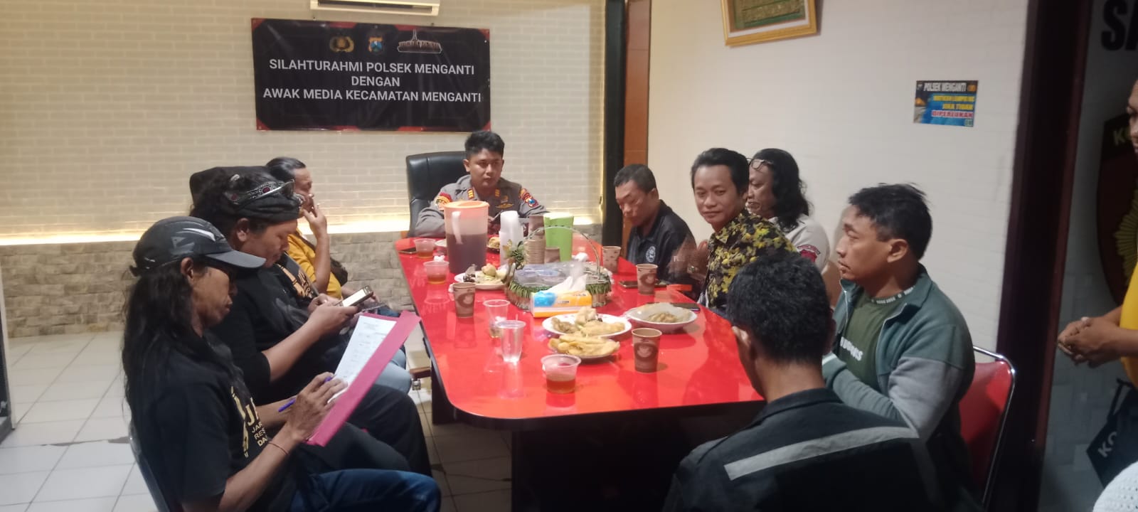 Bangun Sinergitas, Polsek Menganti Rangkul Media Yang Bertugas di Menganti