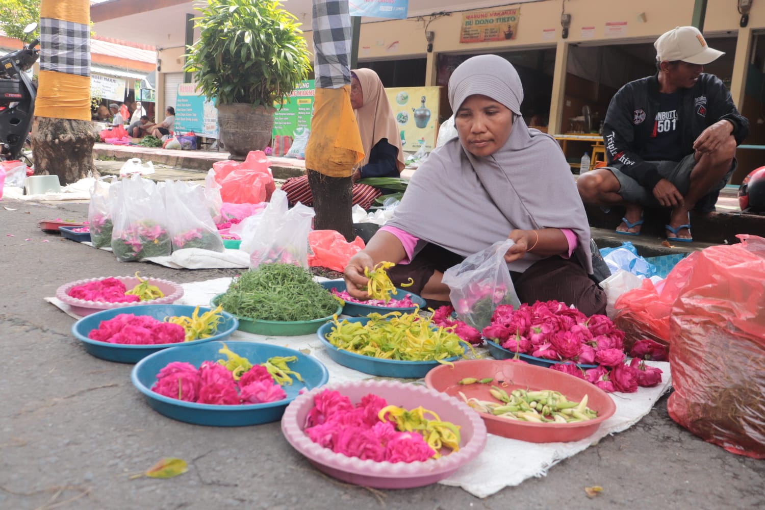 Berkah Ramadhan, Pedagang Bunga Musiman di Kota Madiun Kebanjiran Pembeli