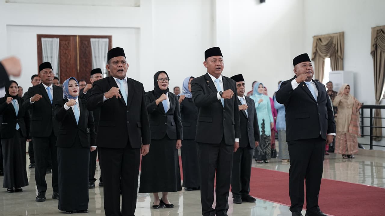 Bupati Lantik 15 Pejabat Pimpinan Tinggi Pratama