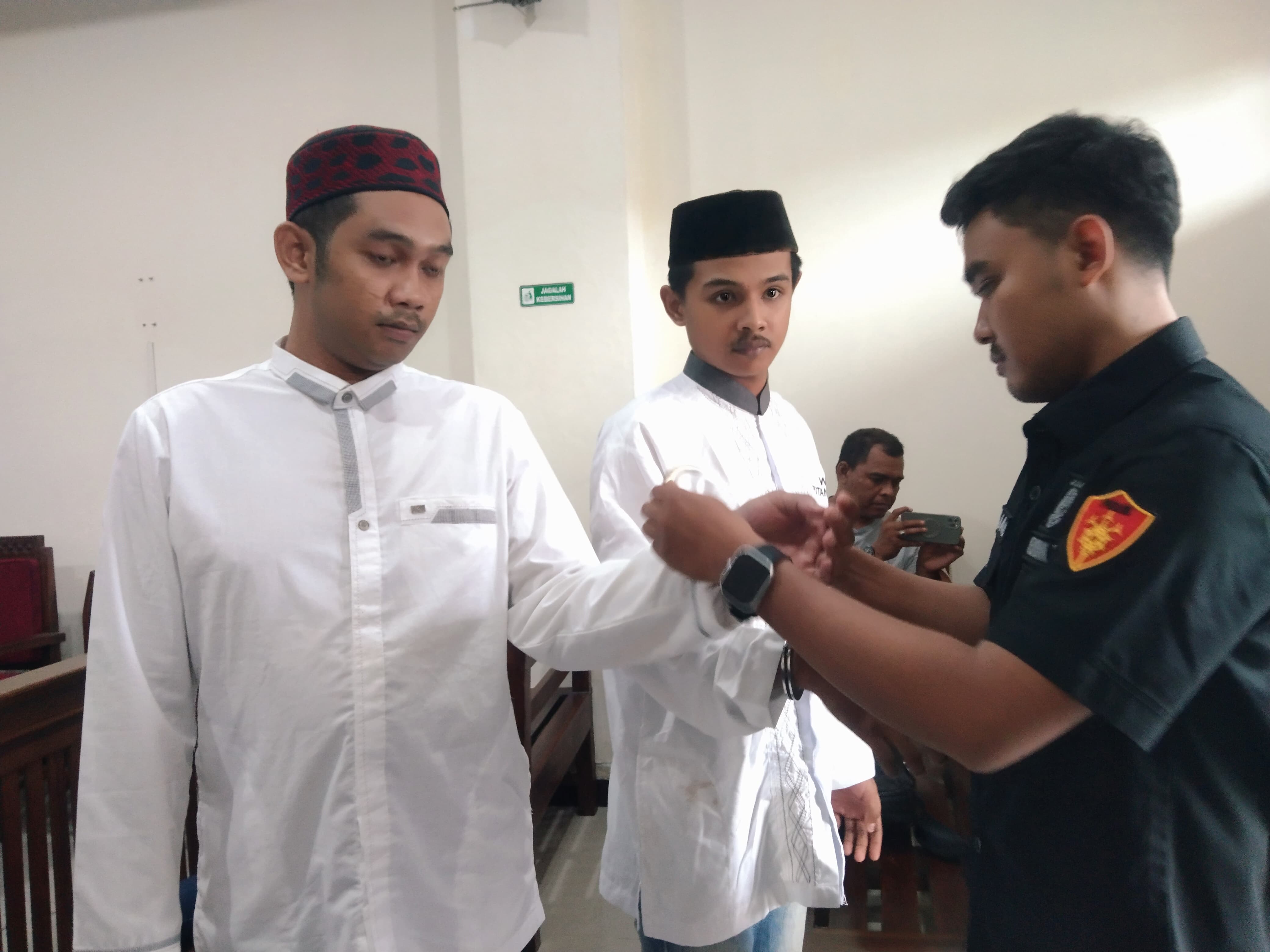 Cacing Warga Randupadangan Dituntut 4 Tahun Penjara