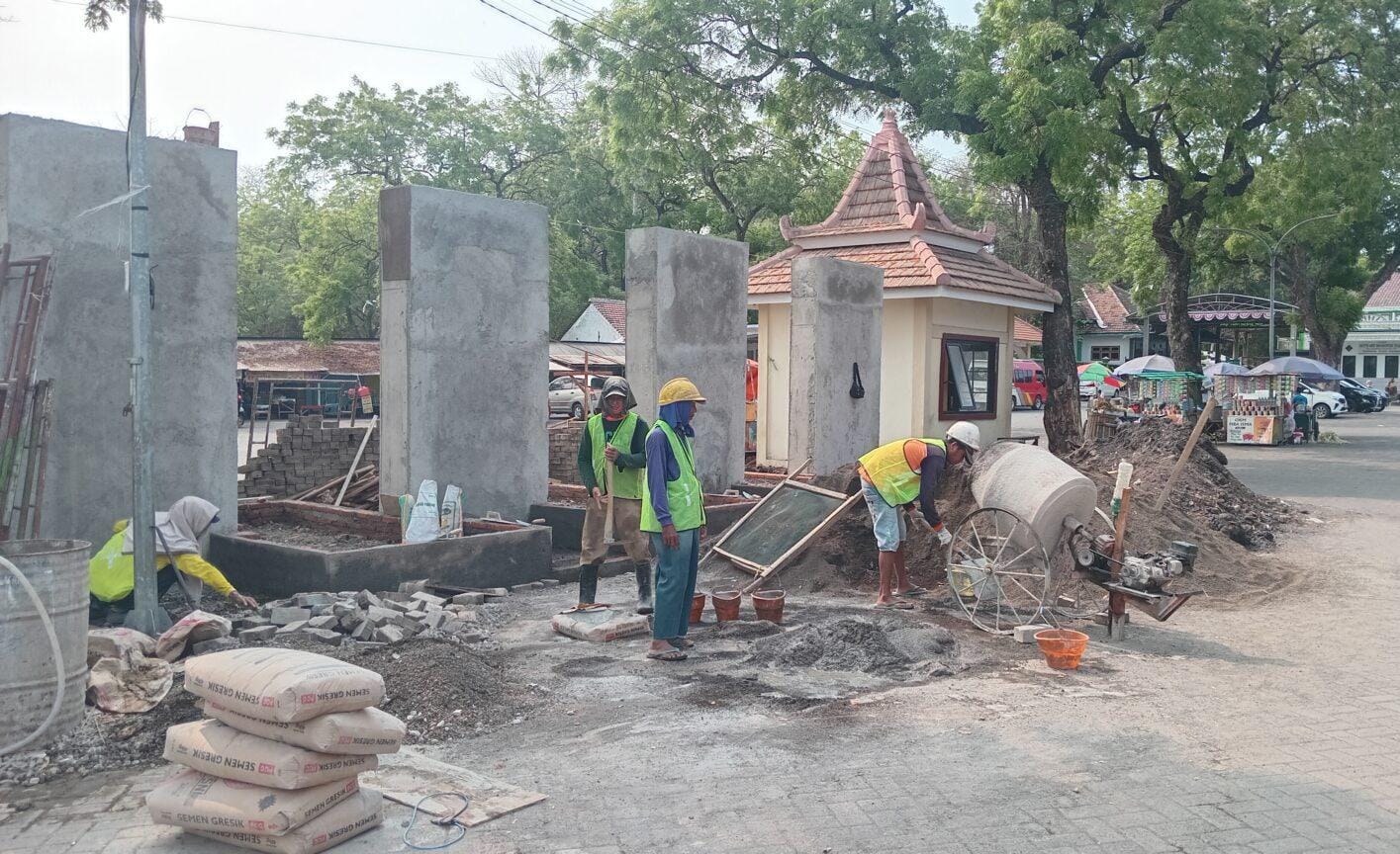 Cv Mahardika selaku Rekanan Menunjukkan  progres positif Serta Pekerjaan Wisata Religi Segoropuro Sesuai Speak