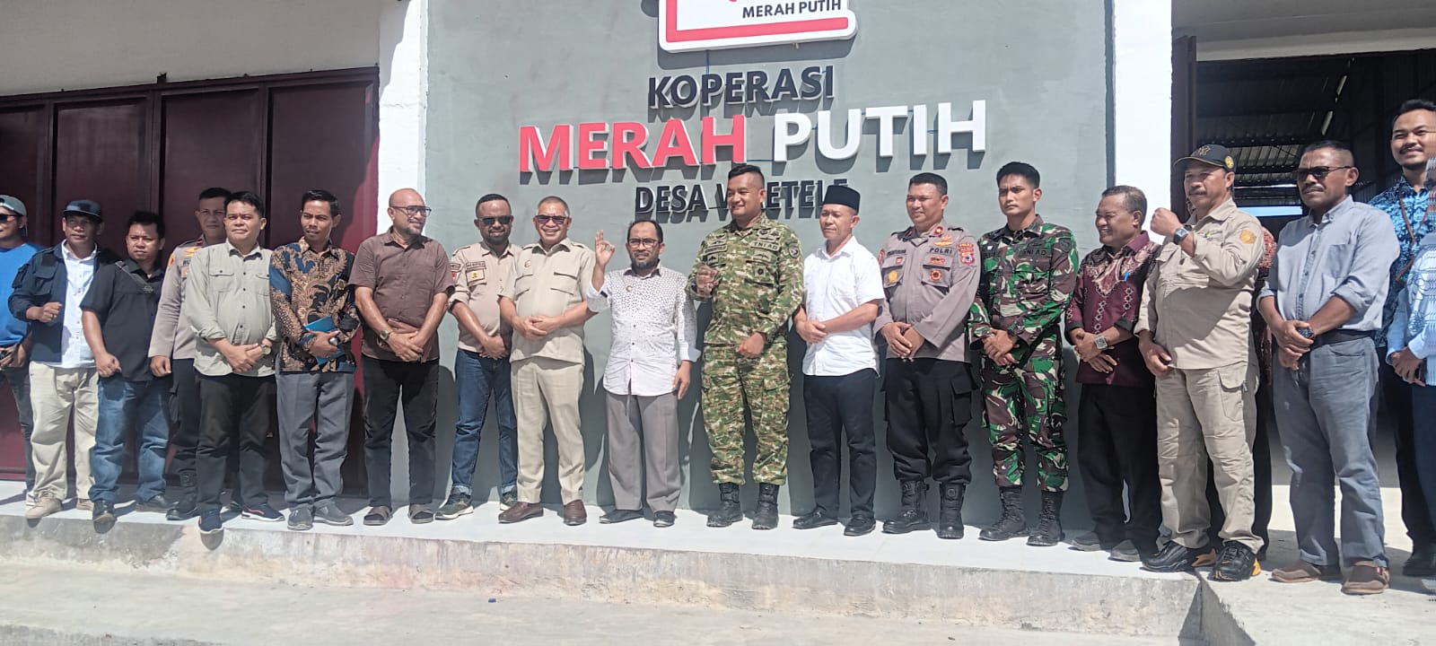 Dandim 1506/Namlea Turut Mendampingi Peresmian Kopdes Merah Puti Secara Serentak Di Desa Waetele