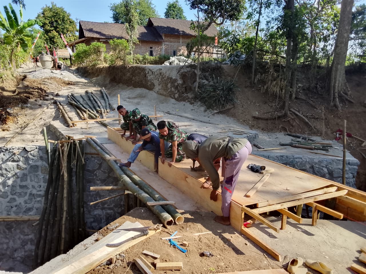 Di Bangunnya Jembatan Jadi Jawaban Atas Harapan Warga, Aktivitas Pendukung Perekonomian Jadi Prioritas