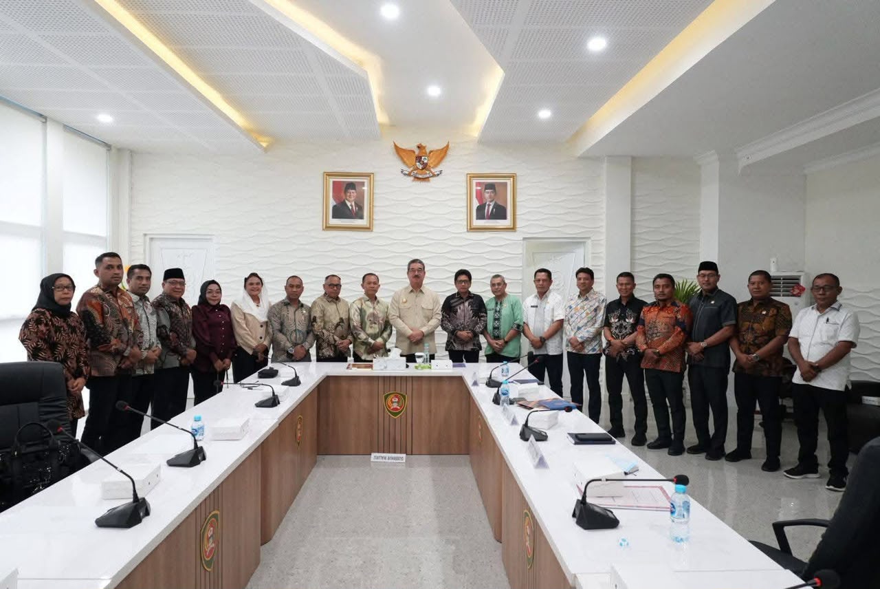 DPRD Buru Usulkan 5 Poin Rekomendasi Terkait Tambang Gunung Botak Kepada Gubernur Maluku Pada Saat Rapat