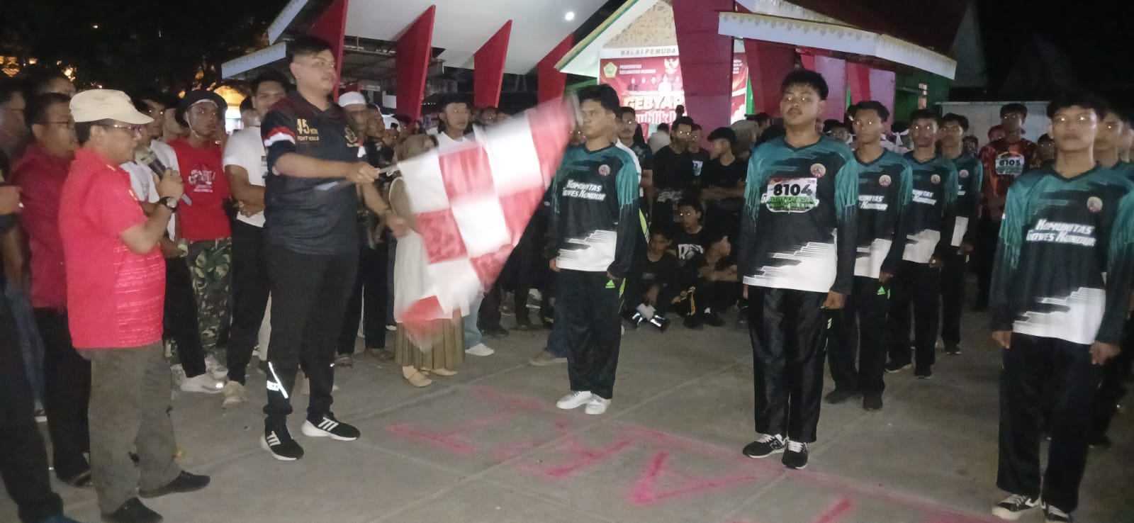 Gerak jalan 45 KM Sukses dan Meriah di buka Cabjari karimun di tanjung batu di sertai ribuan penonton