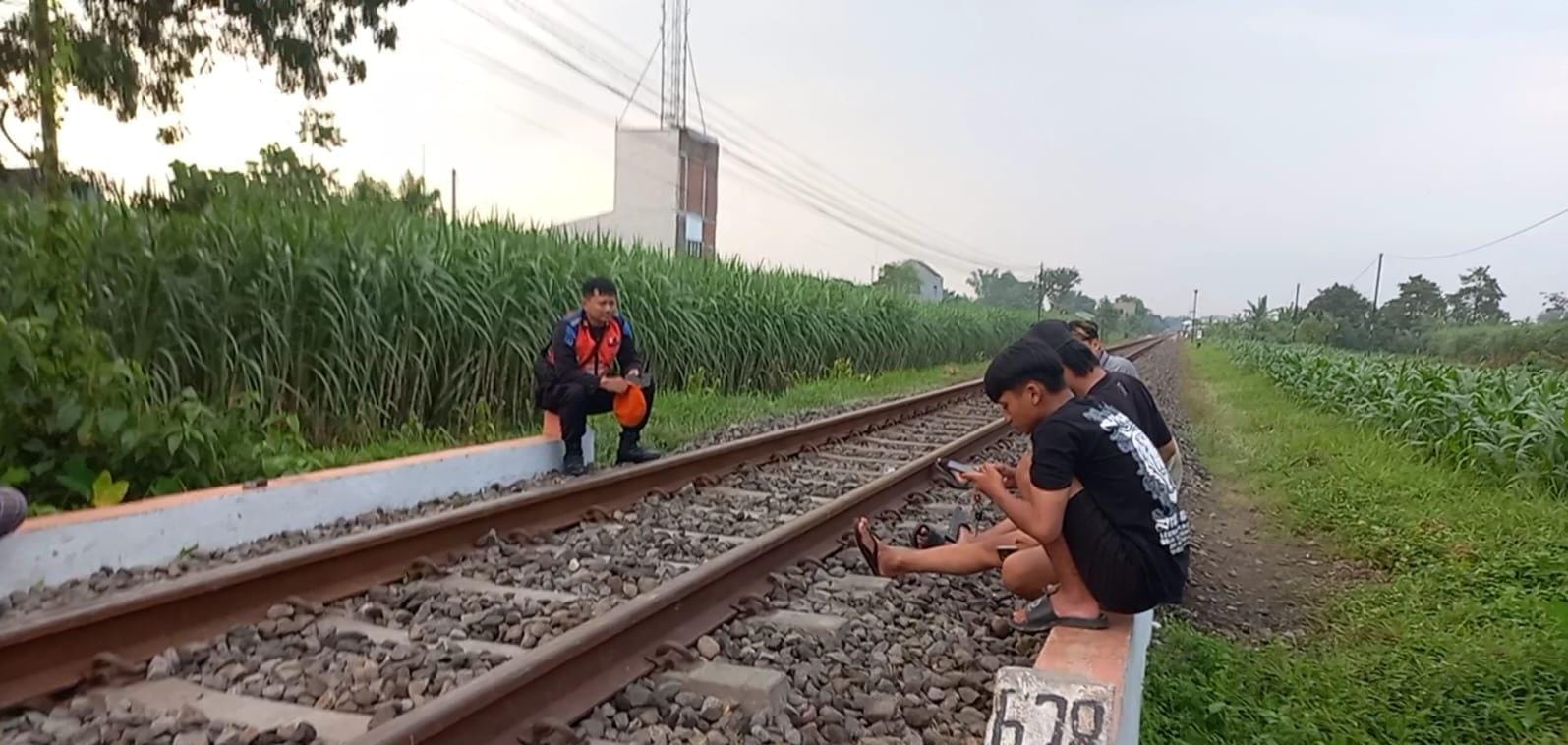 Hindari Ngabuburit di Jalur Kereta, KAI Daop 7 Madiun Ingatkan Bahaya dan Sanksinya