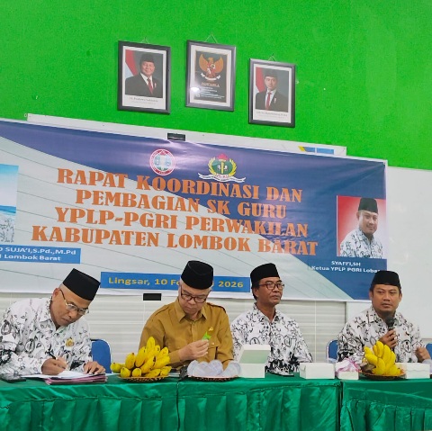 KETUA YPLP KABUPATEN LOMBOK BARAT MENGGELAR RAKOR DAN PENYERAHAN SK BAGI TENAGA PENDIDIK DI BAWAH BINAAN YPLP