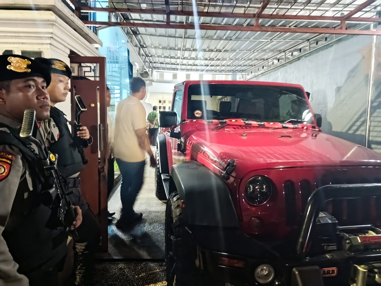 KPK Geledah Rumah Direktur RSUD dr. Harjono Ponorogo di Kota Madiun, Dua Mobil Mewah dan Puluhan Sepeda Disita