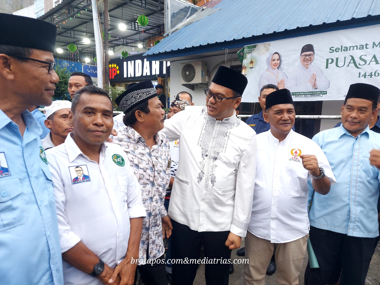 Kunjungan Bupati Deli Serdang dr. Asri Ludin Tambunan dan Lom Lom Suwondo Memikat Warga Tanjung Morawa