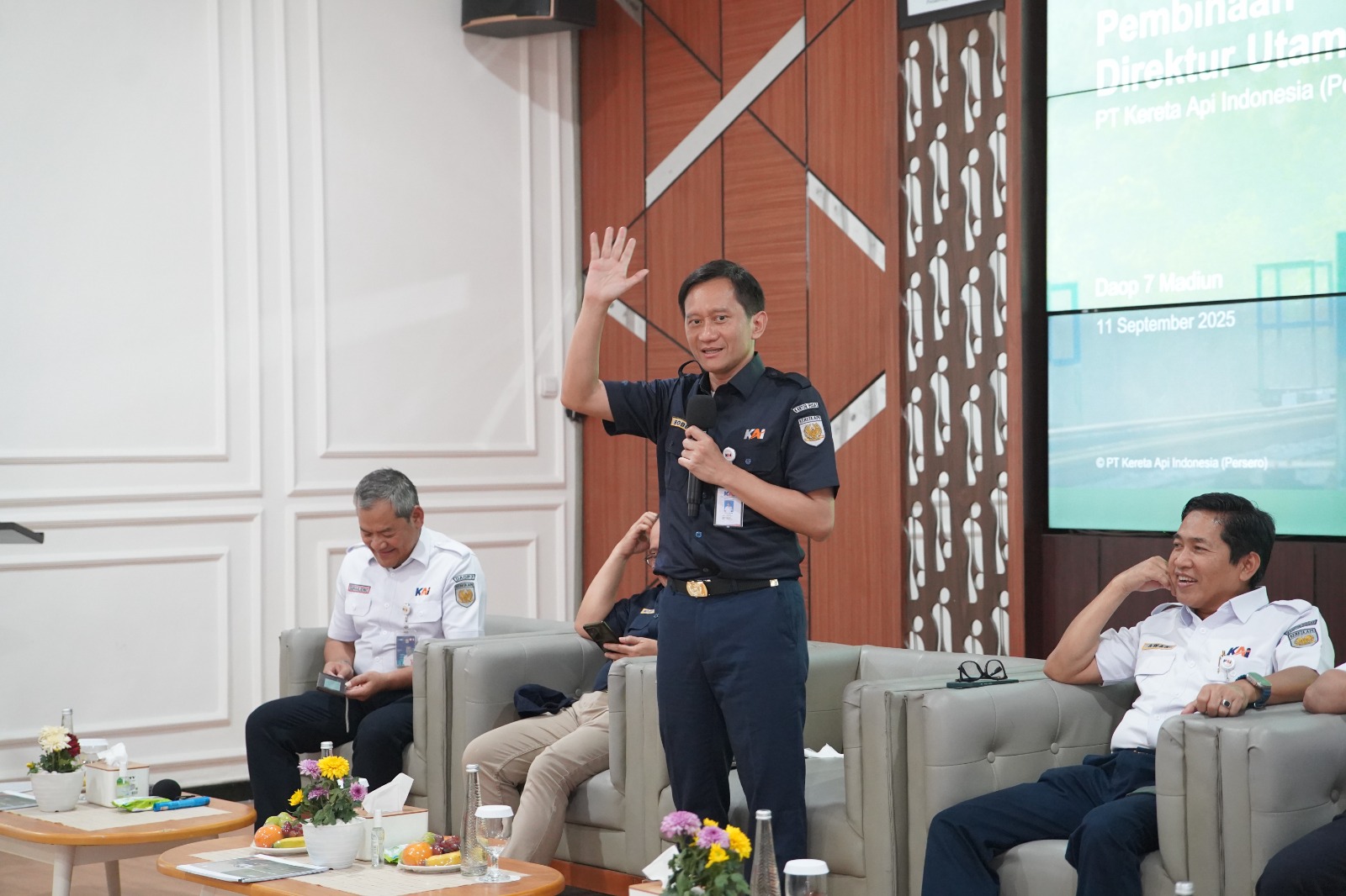 Kunjungan Kerja Dirut KAI ke Daop 7 Madiun, Periksa Fasilitas dan Tekankan Penguatan SDM