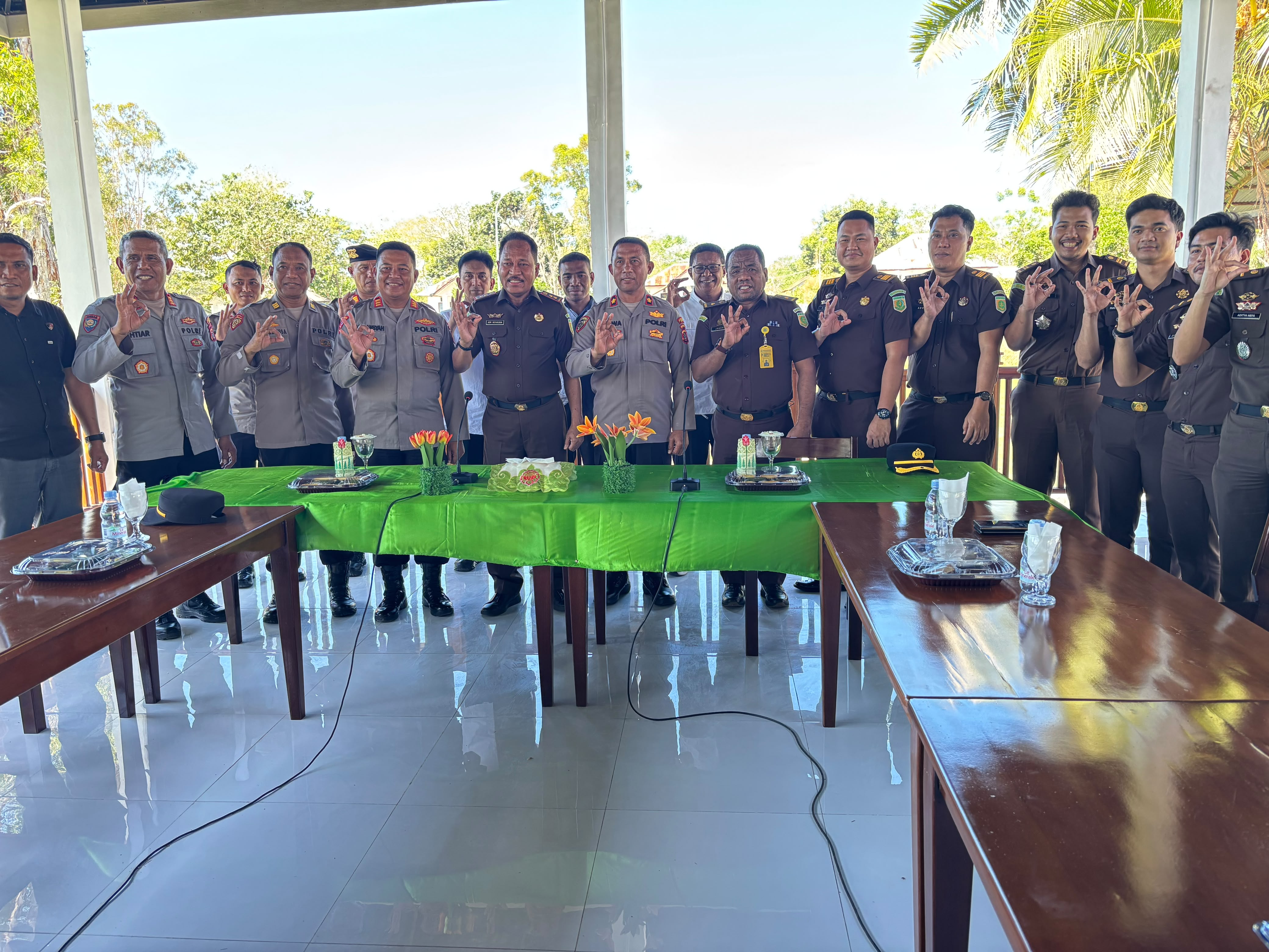 Menjaga Senergitas Polres Buru Silatuhrahmi Ke Kejari Buru