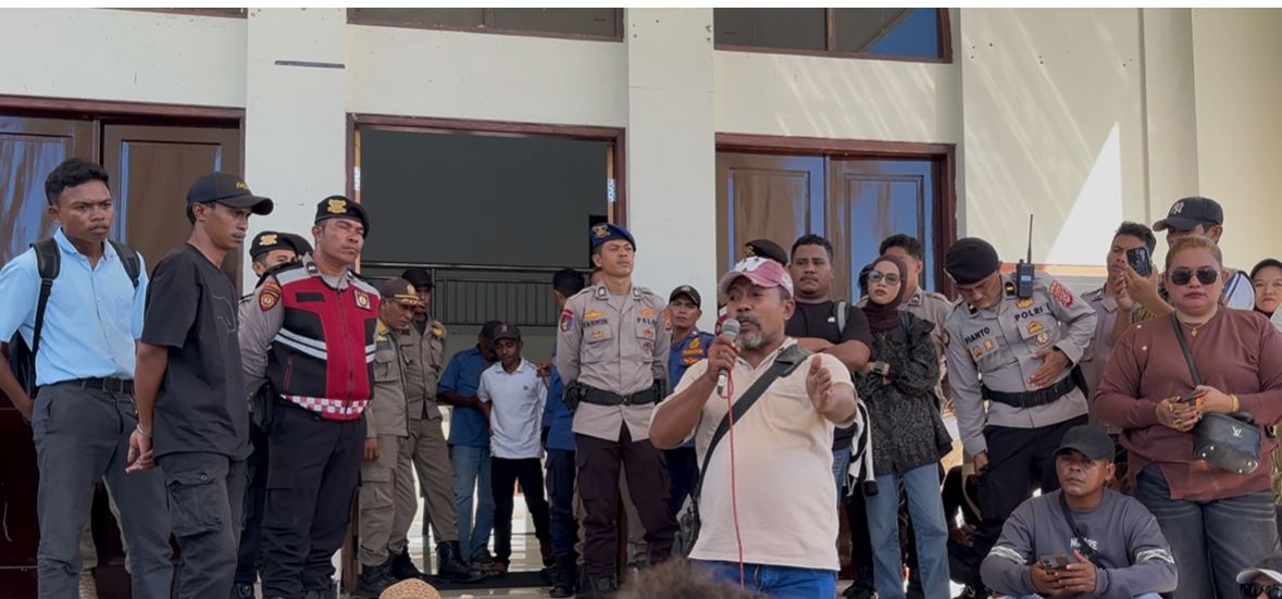 Menutup Total Tambang GB Bung Stevanus Menduga Gubernur Maluku Melanggar HAM