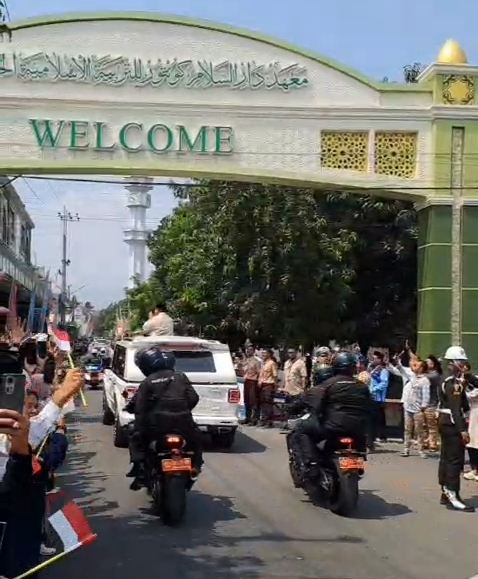 Naik Maung, Presiden Prabowo Tiba di Ponorogo dan Sapa Warga Jelang Puncak 100 Tahun Pondok Gontor