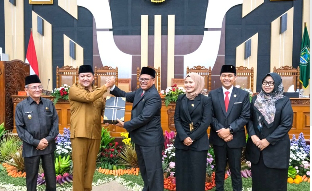 Paripurna DPRD, Bupati Pasuruan Sampaikan LKPJ 2025 dengan Serapan 99,47 Persen