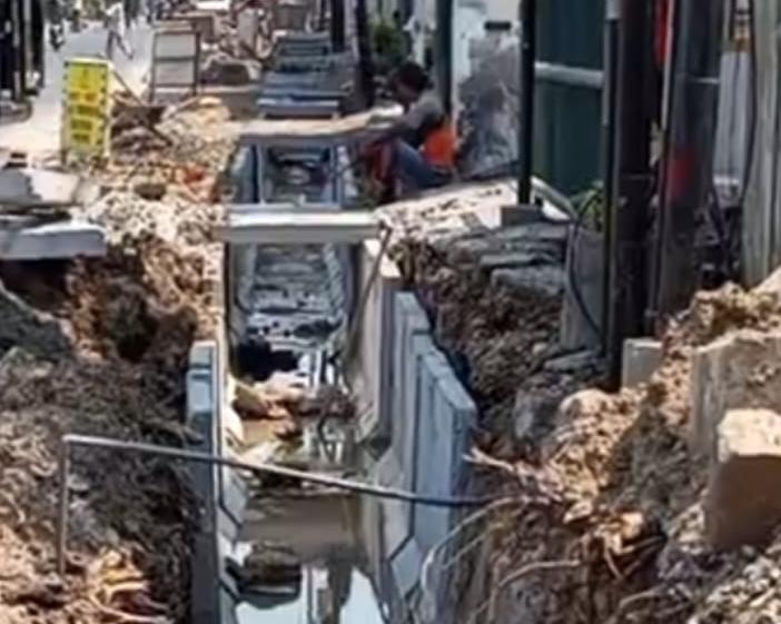 Pemasangan U-Ditch di Latsari Tuban Disorot