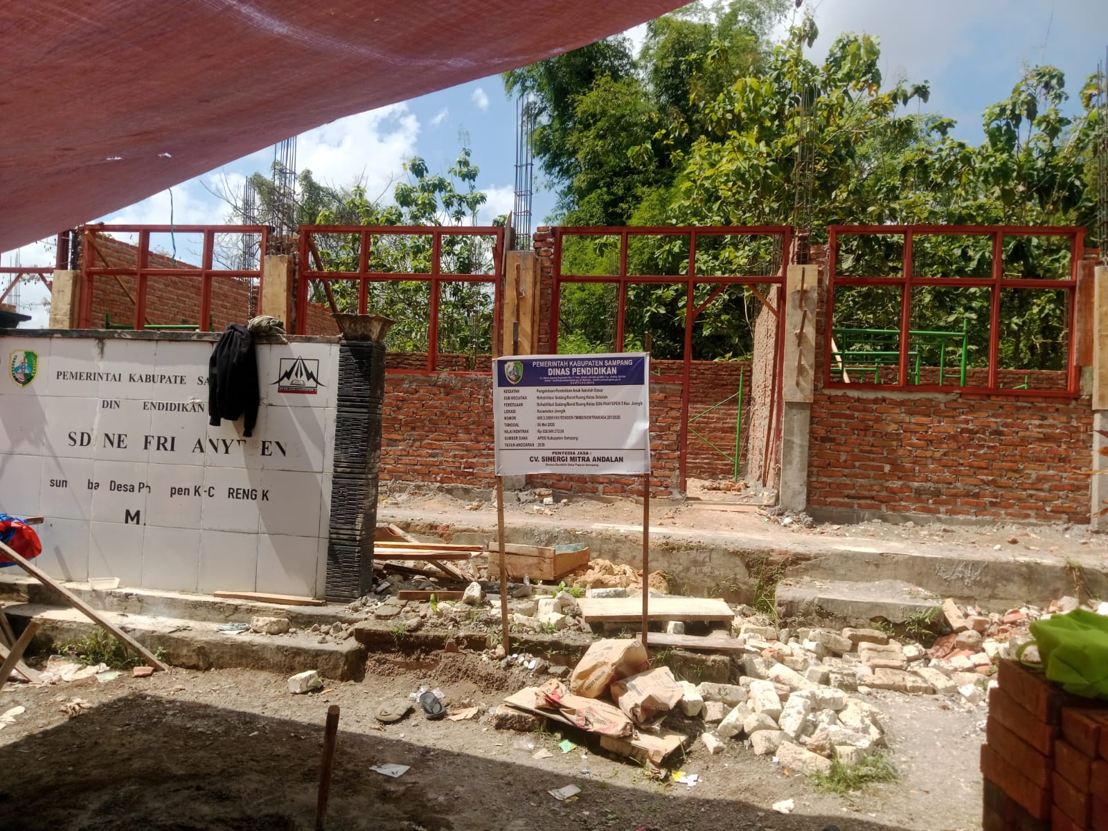 Pembangunan Ruang Kelas SDN Penyepen 3 Terindikasi Penyimpangan, Pelaksana Bungkam Saat Dikonfirmasi