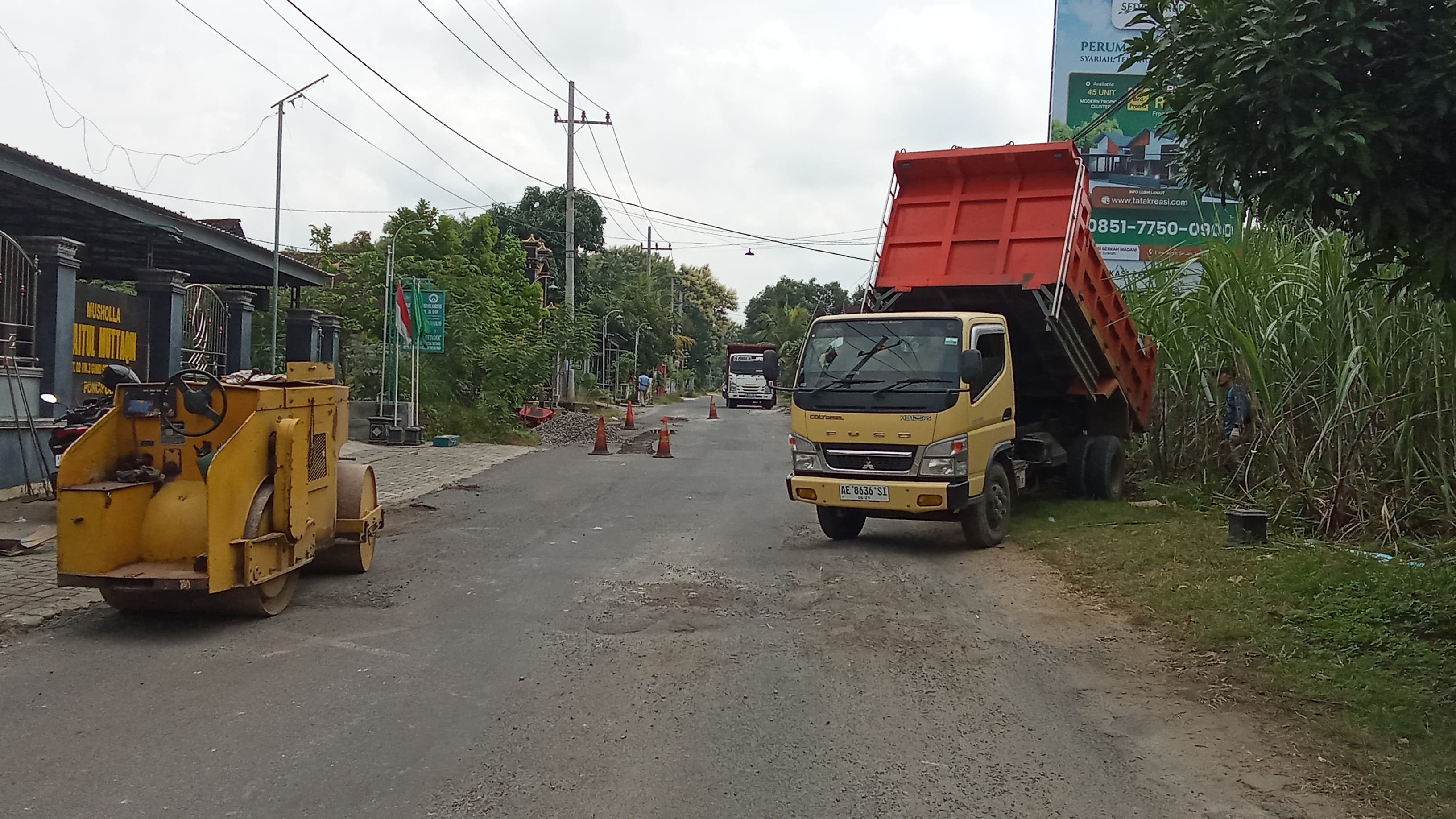 Penambang Perbaiki Jalan Rusak Jalur Sedah–Ngebel, Wujud Tanggung Jawab dan Kepedulian Sosial