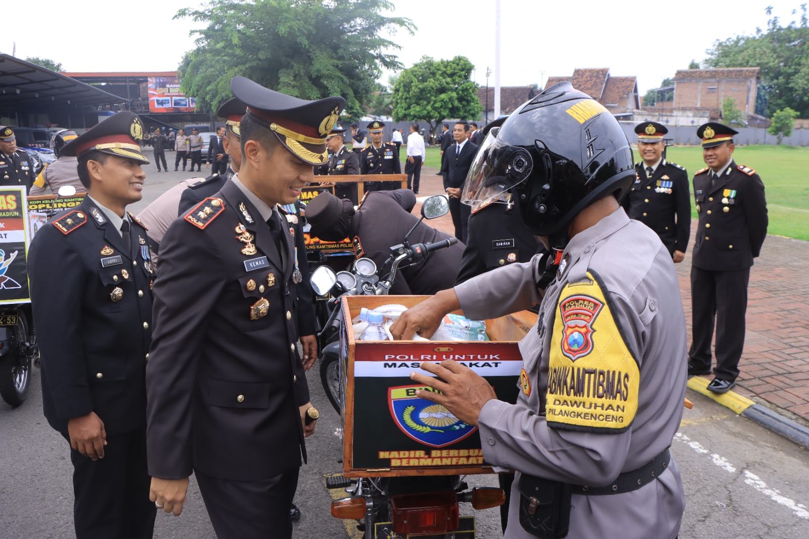 Polres Madiun Luncurkan Inovasi “Koplingmas”: Ngopi Bareng Polisi, Untuk Perkuat Hubungan dengan Masyarakat
