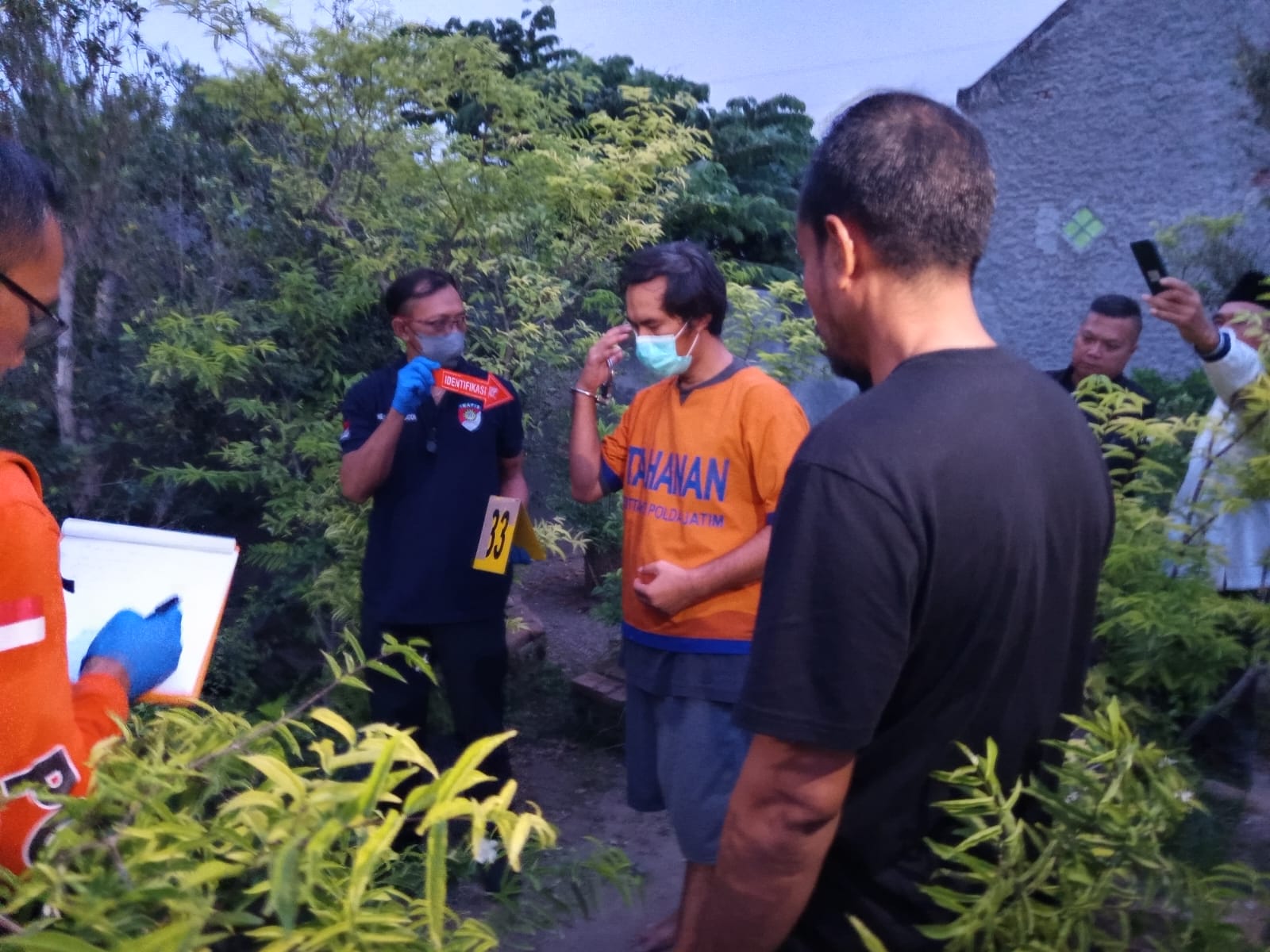 Prarekonstruksi Pembunuhan Ibu dan Anak di Madiun: 48 Adegan, Polisi Cocokkan Keterangan Tersangka di Tiga Lokasi