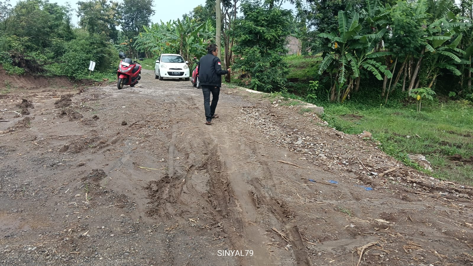 Proyek Rehabilitasi Irigasi BBWS di Ponorogo Tuai Polemik, Jalan Warga Rusak Tak Kunjung Diperbaiki