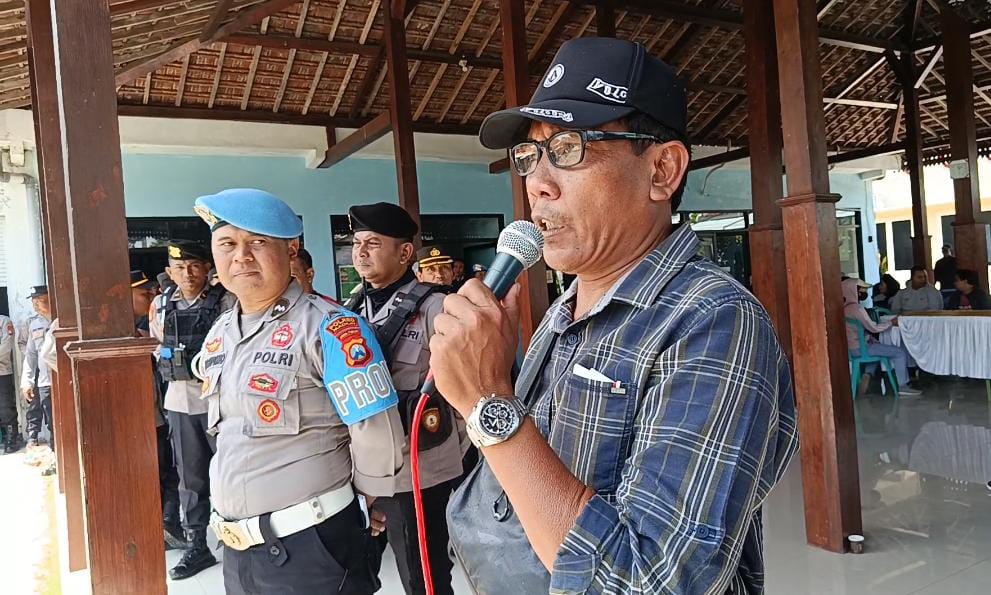 Ratusan Warga Kepung Balai Desa Dempelan, Desak Bendahara Mundur Total karena Dugaan Salah Kelola Dana Desa