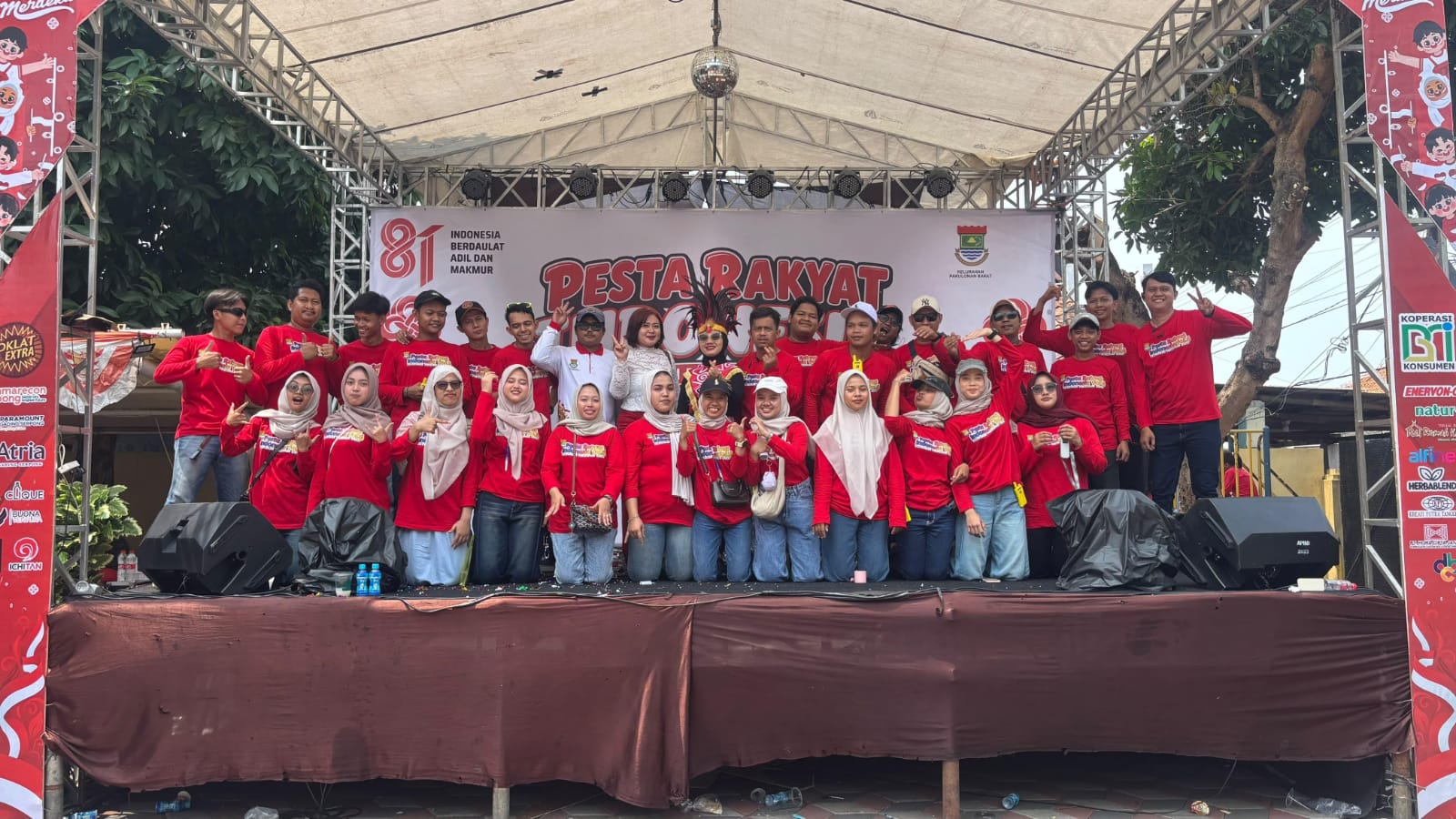 Ribuan Warga Pakulonan Barat Tumpah Ruah di Karnaval Budaya HUT RI Ke-81