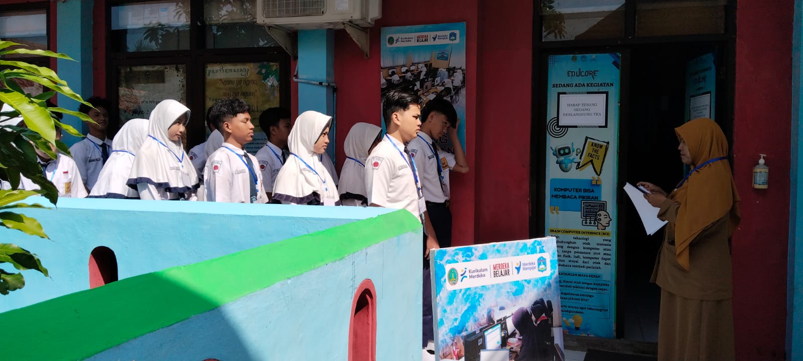 Selama proses Ujian Nasional TKA Disdikbud kota Pasuruan  Memberikan Pantauan Penuh.