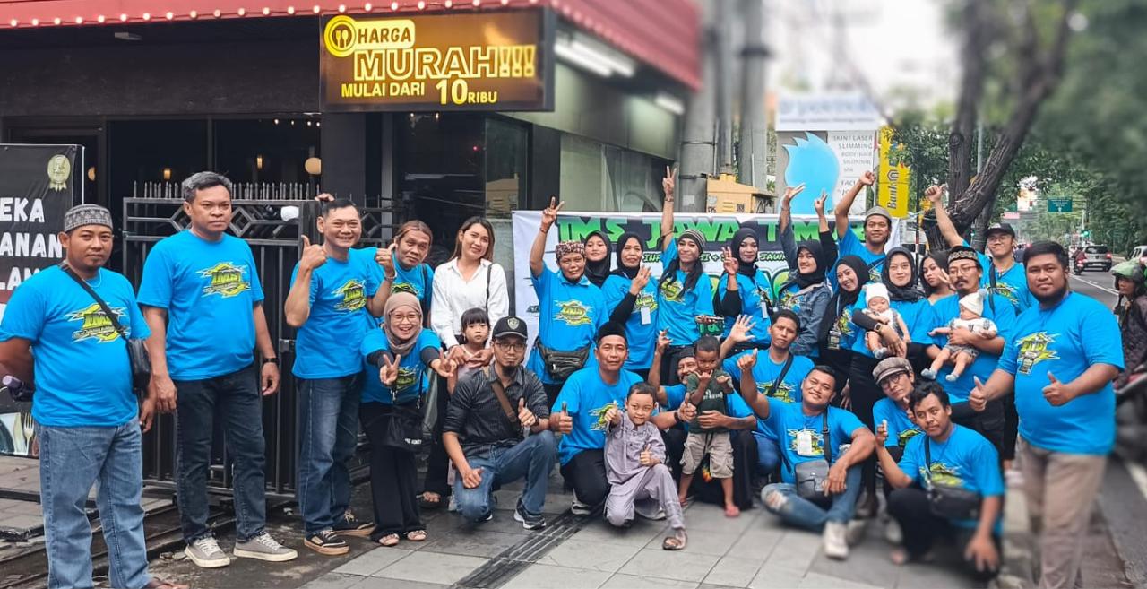 Tebar Keberkahan di Bulan Ramadhan, Komunitas IMSJ Bagi Takjil serta Santunan Anak Yatim di Cafe Labara Surabaya