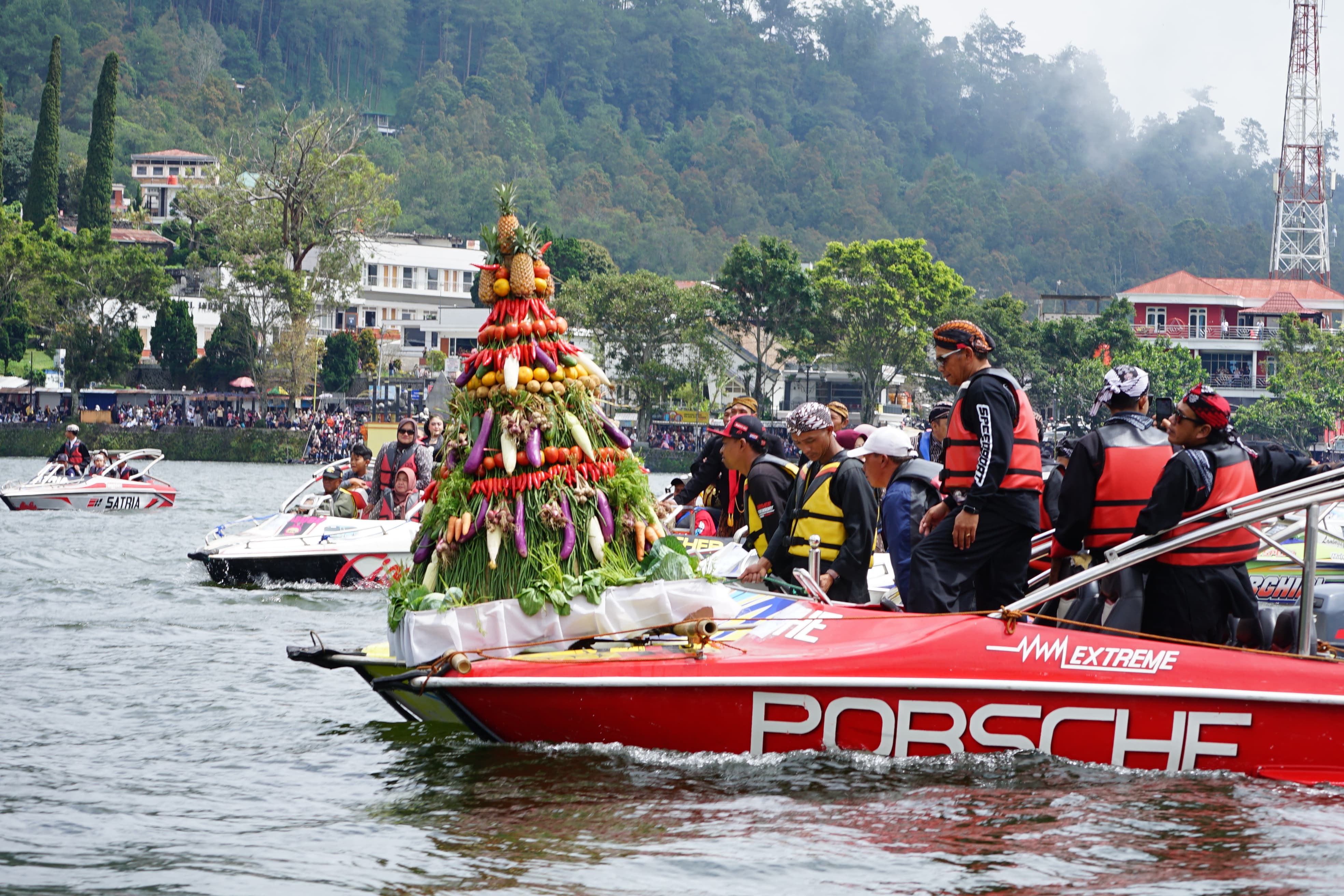 Tradisi Labuhan Sarangan 2026 Sedot Ribuan Wisatawan, Perkuat Identitas Budaya Magetan