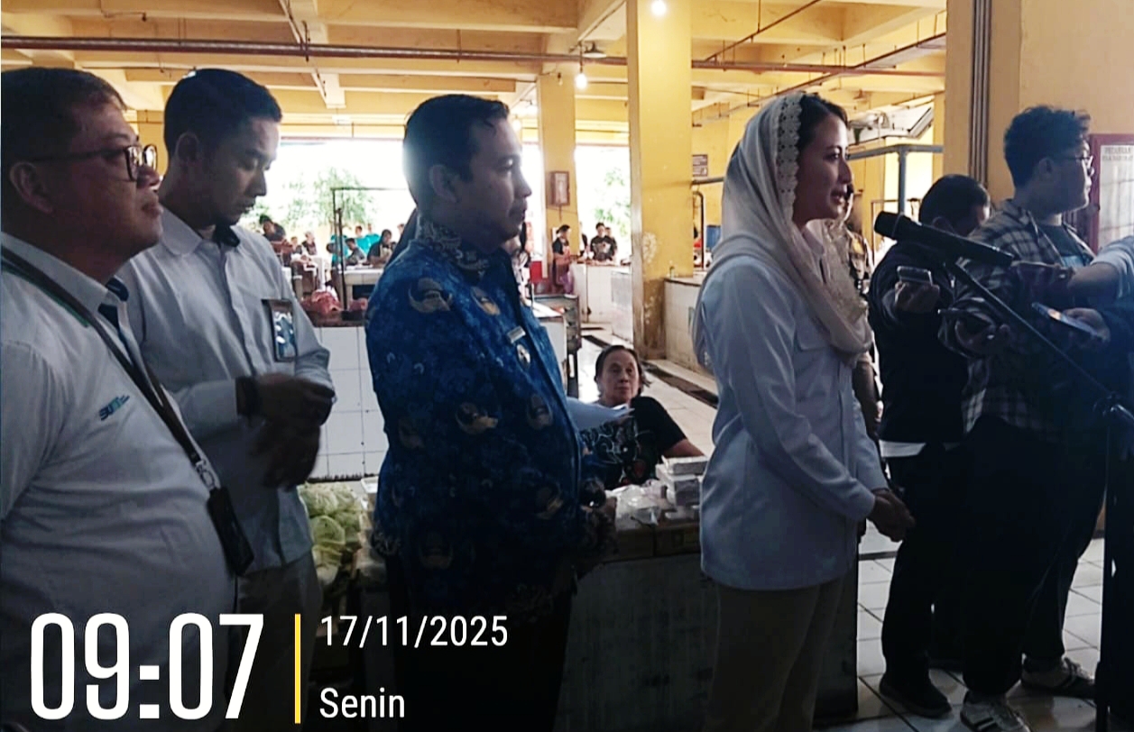 Wamendag Tinjau Harga Bahan Pokok di Pasar Besar Madiun, Paguyuban Pedagang Kecewa Tidak Mendapat Informasi