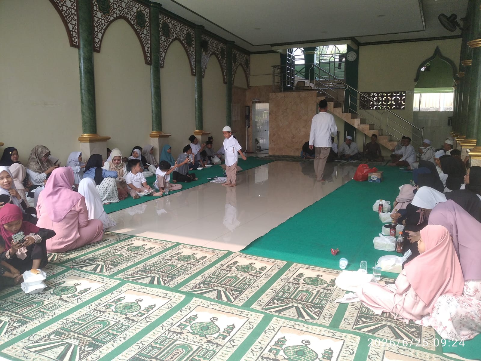 Warga Kelapa Dua Gelar Santunan 56 Anak Yatim, Sudah Ke-19 Kali