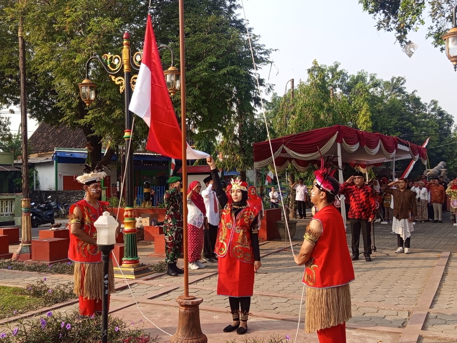 Warga Oro-Oro Ombo Kota Madiun, Gelar Upacara Kemerdekaan Mandiri di Monumen TGP